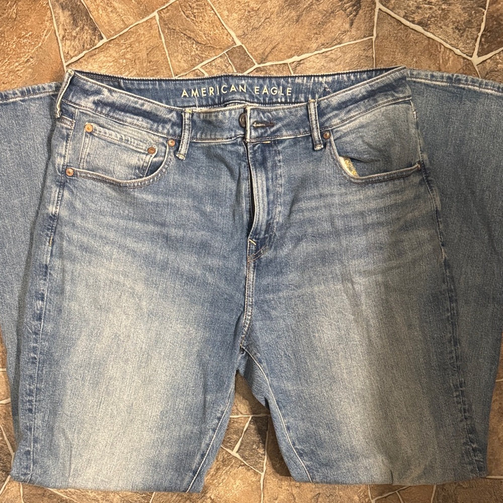 American Eagle Outfitters Men's Light Blue Relaxed Jeans
